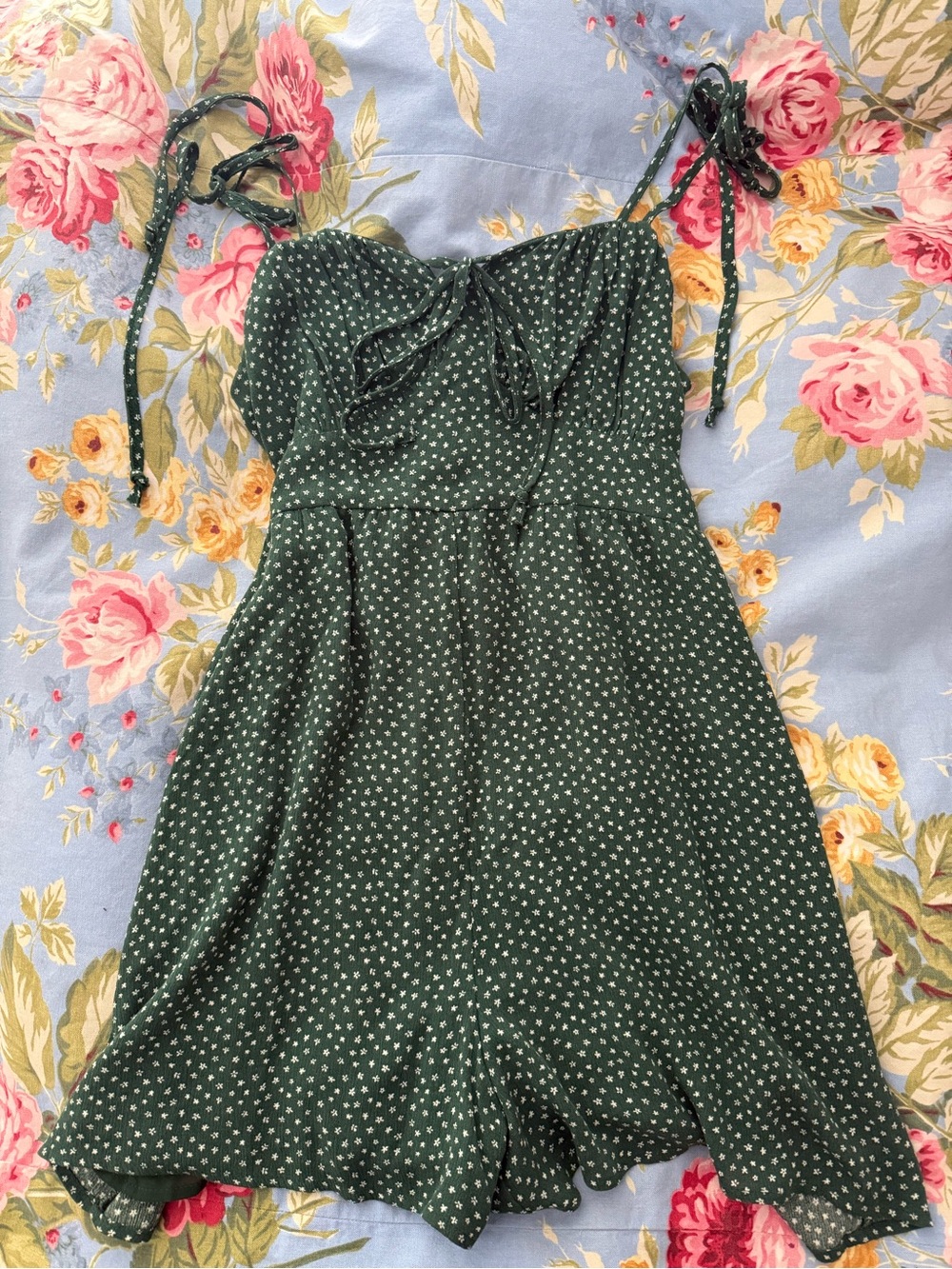 LA Hearts by Pacsun Green Floral Tie-Shoulder Romper with Pockets